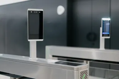 顔認証システムカメラ