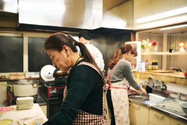 食事準備の様子。毎食すべて手作り