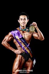 Summer Style Award Japan Pro Grand Prix ショートクラスにて日本一を獲得した西本 耕亮。 競技者として培った身体づくりの知見と、現場で積み上げた500名超の指導経験をEIDOSの指導メソッドに反映している。