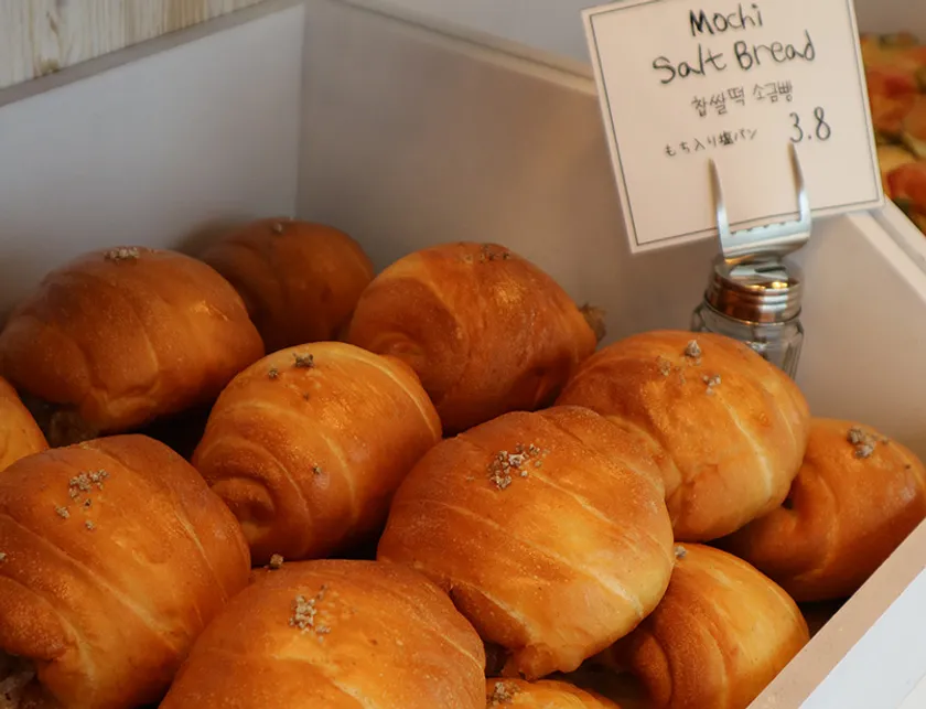 もちパン(380円)