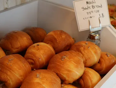 もちパン(380円)