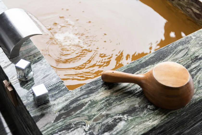 4―国際的にも希少な「黄金ダブル温泉」で知られている