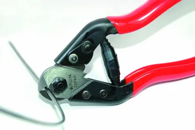 ワイヤーの切断に