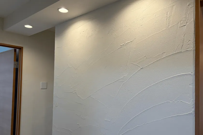 完成した漆喰壁