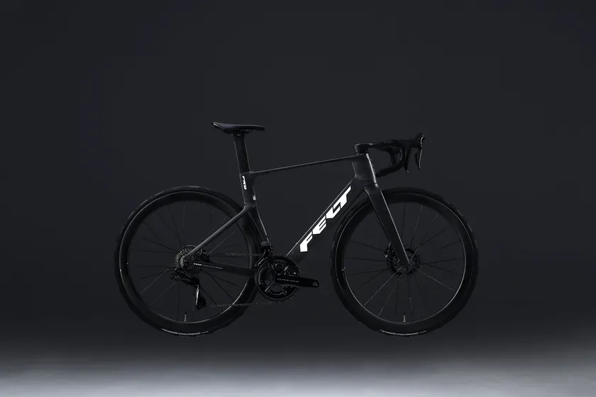 総合性能のための徹底した軽量化