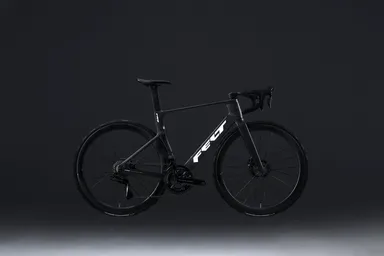 総合性能のための徹底した軽量化