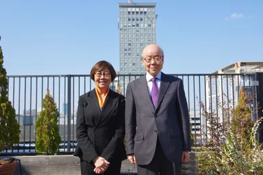 締結式の様子(左：Diana Khor 学校法人法政大学総長 、右：吉武 博通 学校法人東京家政学院理事長) 2