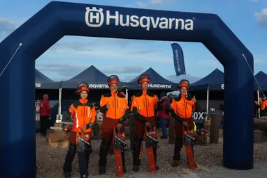 左から武藤選手、髙山選手、山岡選手、松村選手