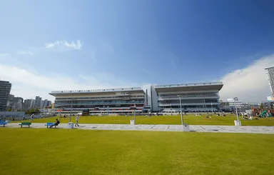 川崎競馬場 芝生広場
