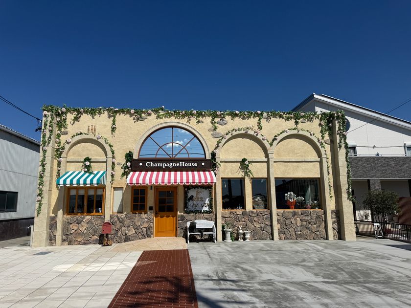 全国でも珍しい希少動物とふれあえる
「シャンパンハウス」が豊川市でオープン