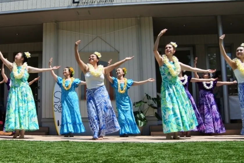 フラダンスショー出演者イメージ(1)