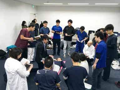 全国の施術家に技術指導のセミナーを実施。