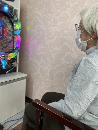 画面に集中しながら自然と身体を動かす利用者