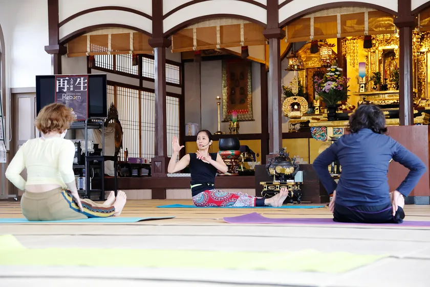 青蓮寺ヨガ体験