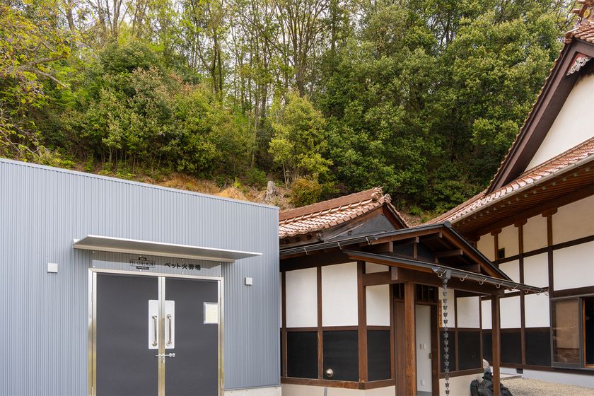 安佐南区で家族葬等を事業とするぎおん浄廟有信株式会社が
東広島市に「ぎおんペットセレモニー」事業を本格開始