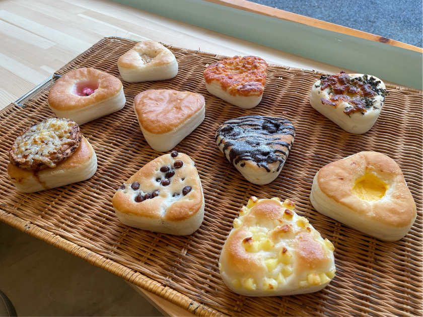 あいみパン　
おむすび販売開始？！
～米粉100％ グルテンフリーのおむすびパン～