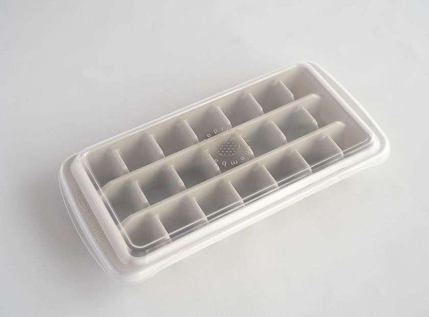 夏場の氷の保存も「エンバランス」で安心！
「アイス＆小分けトレー」が新登場