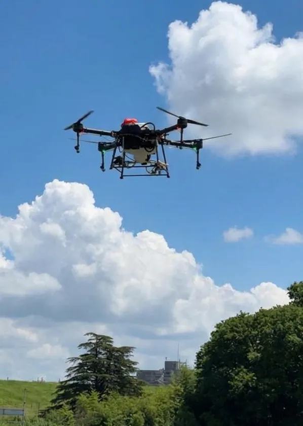 農地の状況把握や生育分析に活用されるドローン