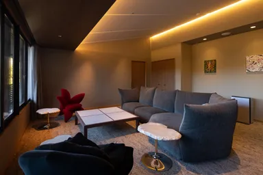 全室にEdraはじめハイブランドのソファ