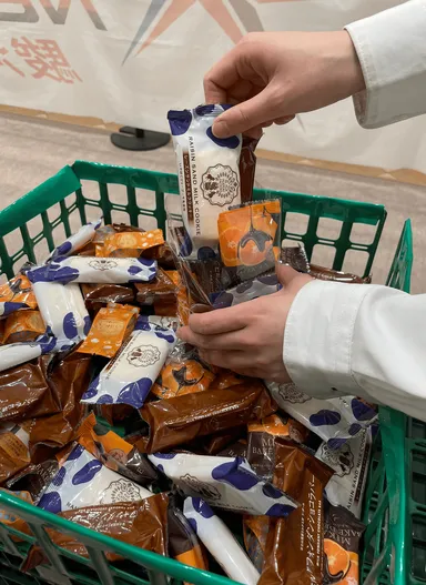 夢の！お菓子詰め放題！