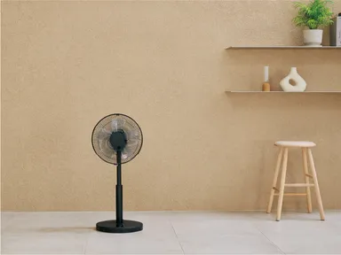 落ち着いたマット調カラー。