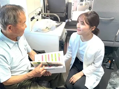 移動診療マイクロバス車内でご相談