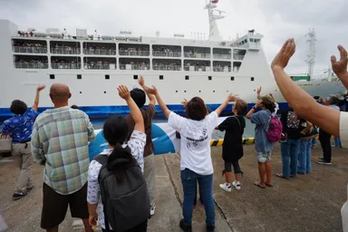 2025年12月父島出港見送り