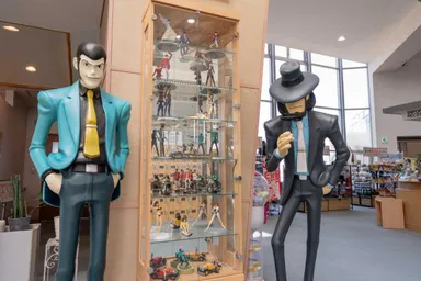 等身大フィギュア