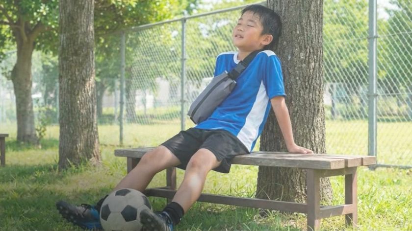 猛暑対策「飲める冷却」
凍結ペットボトルで体幹を冷やす新発想ポーチ