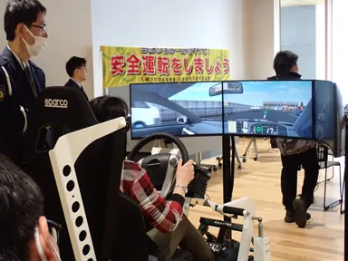 シミュレーター体験イベントの様子1