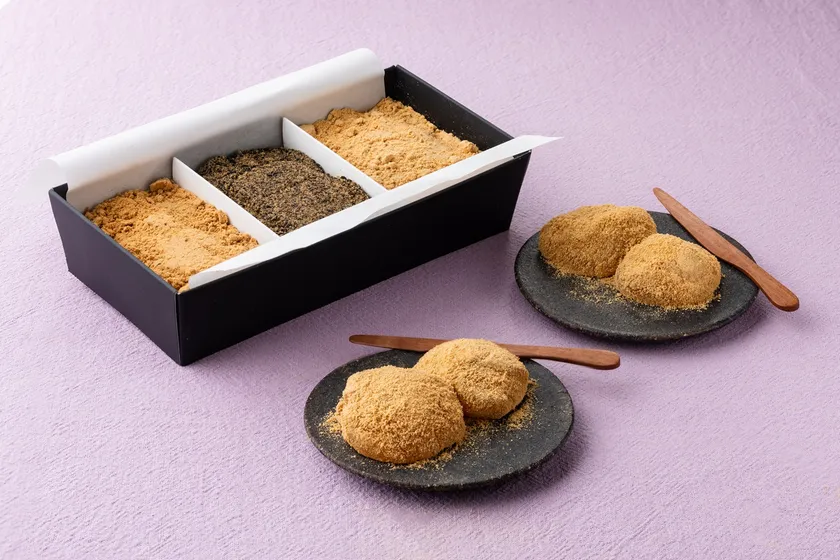 風味の違う三種のきな粉(ふくゆたか・黒ごま・深煎り)をお愉しみください