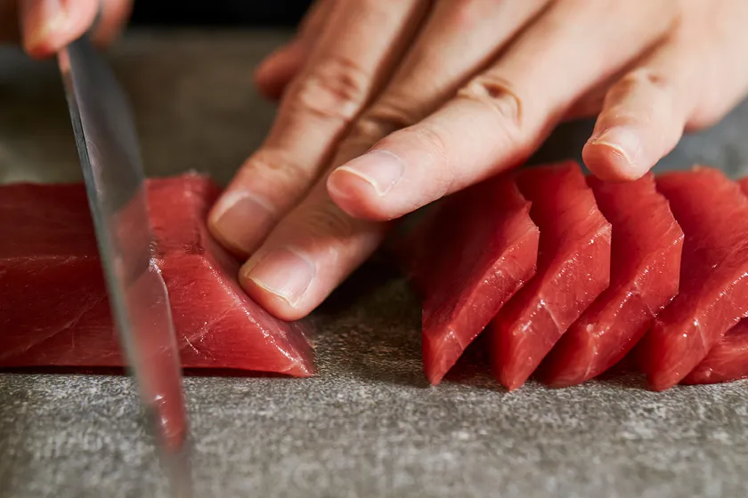 とろける中トロ刺身をご提供