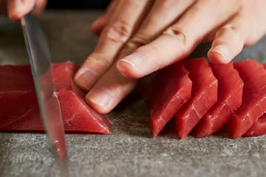 とろける中トロ刺身をご提供