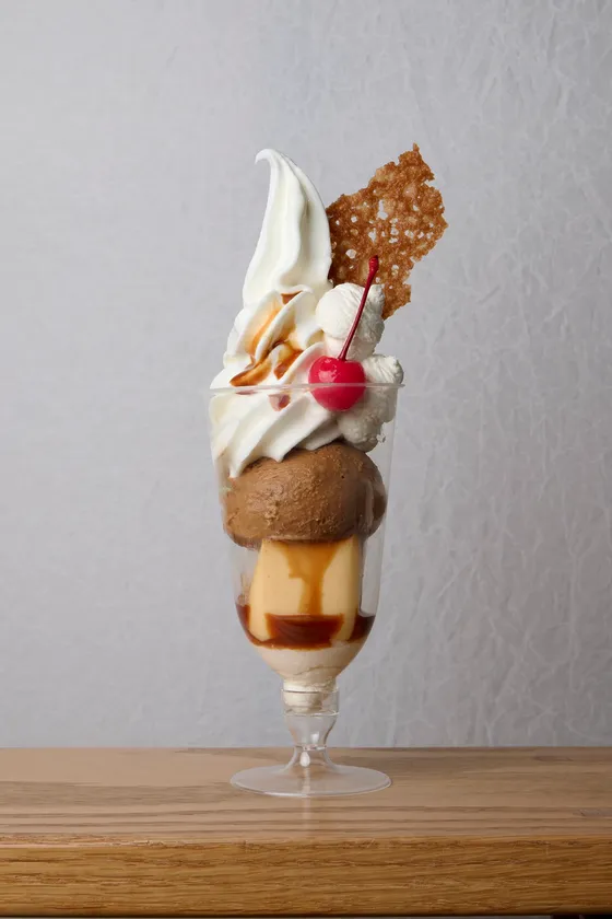 【円山牛乳販売店】 「キャラメルとプリンのレトロパフェ」