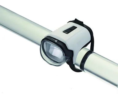 ハイラックス広報画像(ホワイト)