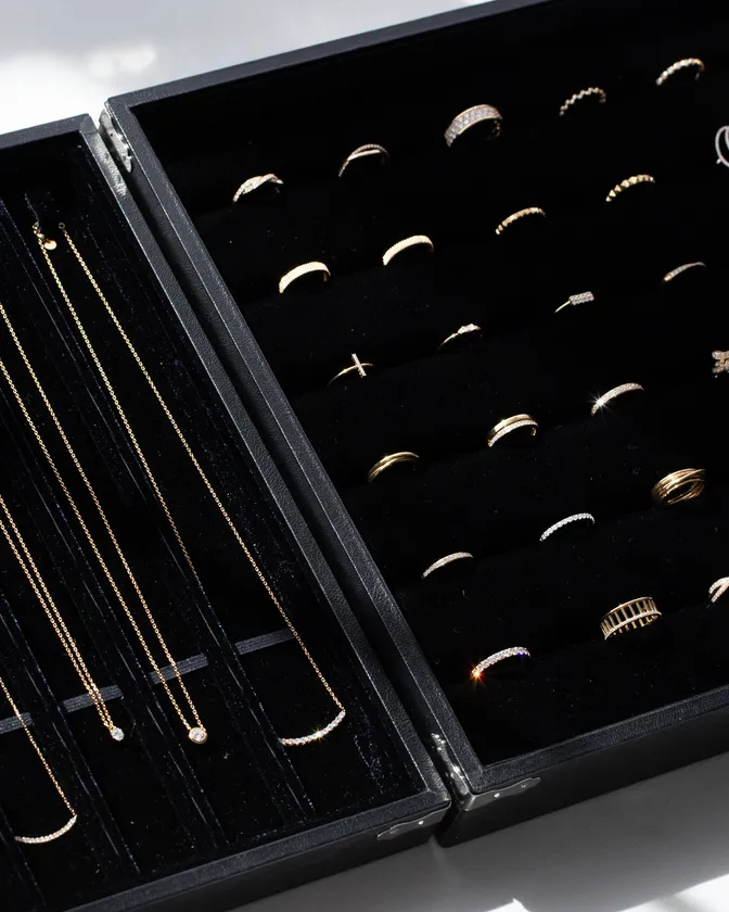 500点以上のジュエリーを試着