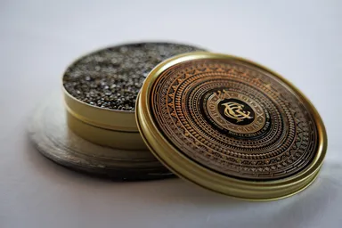 厳選されたキャビアを心ゆくまで。(はじまりの一皿)