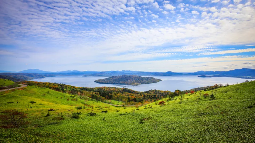 美幌峠展望台から望む屈斜路湖
