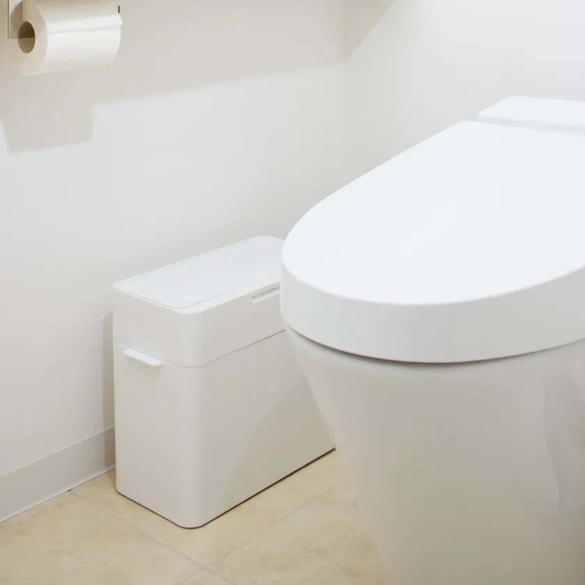 トイレ横でも場所を取らないサイズ感(9.5L)