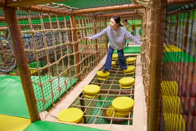 カラックリ　吊り橋