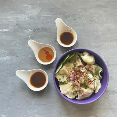 フードトラック(西エリア 106.CLOTH OVER)