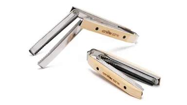 折りたたみトングの先駆けとなった初代トング「アングルマスター」