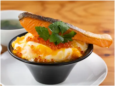 鮭の遡上親子丼