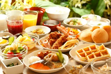 朝食は和洋バイキング