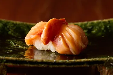 元麻布 ささ野 握り ― 赤貝