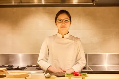 鮨割烹料理長 渡邉 ひかる
