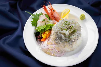 道の駅あわじレストランの生しらす丼