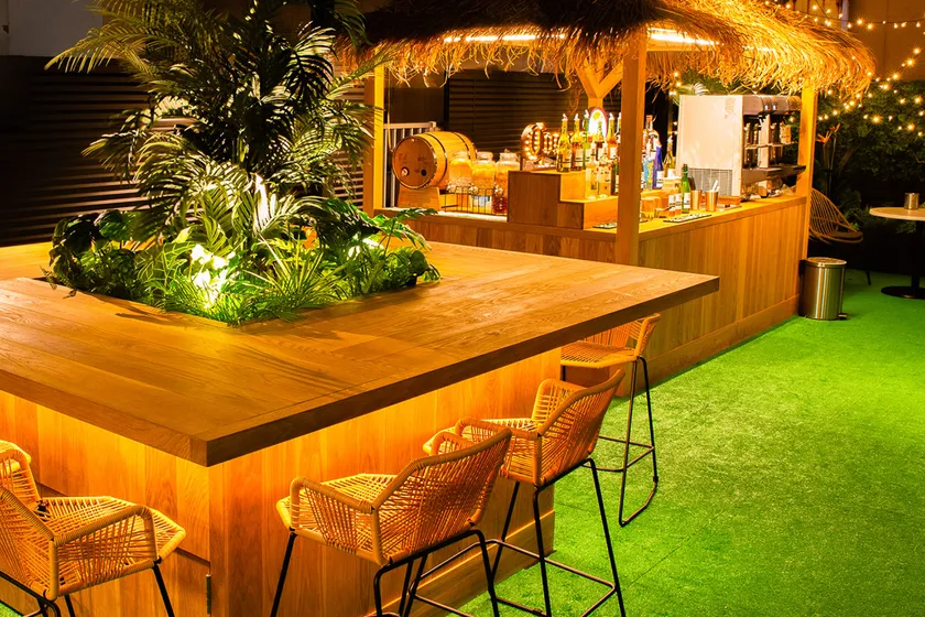 難波・心斎橋エリアが一望できるリゾートビアガーデン