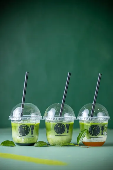 左：お濃茶ラテ 黒糖蜜入り 720円、中央：お濃茶ラテ 680円、右：お濃茶ラテ 静岡みかんレモン 720円