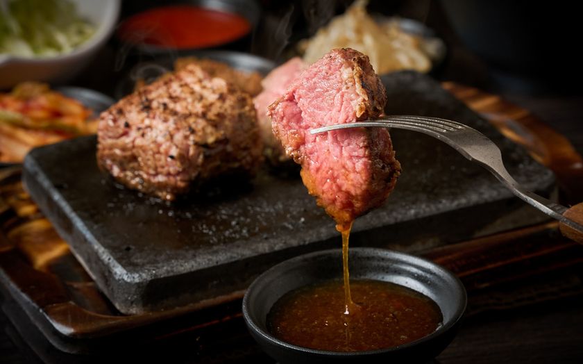 コスパ大満足のステーキ専門店
「肉をほおばり米を喰う！飽喰亭」が4/23(木)に
兵庫県神戸市西区森友にグランドオープン！
オープンキャンペーンでハンバーグトッピングをプレゼント